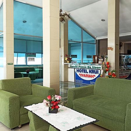 Oyo 2611 Hotel Krui Syariah Exterior foto