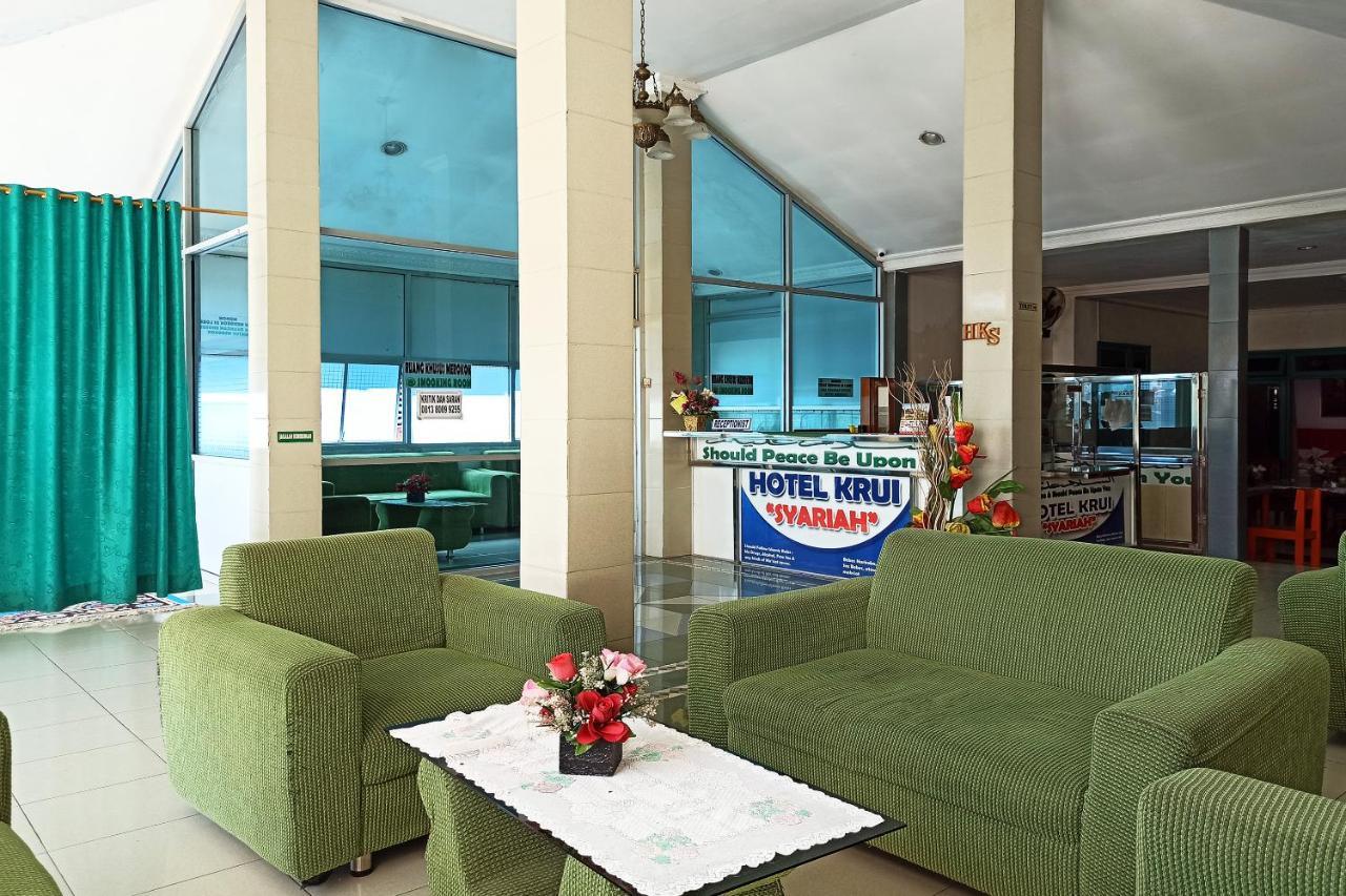 Oyo 2611 Hotel Krui Syariah Exterior foto